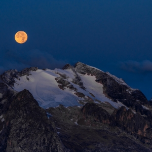 Apus de luna in Dolomiti